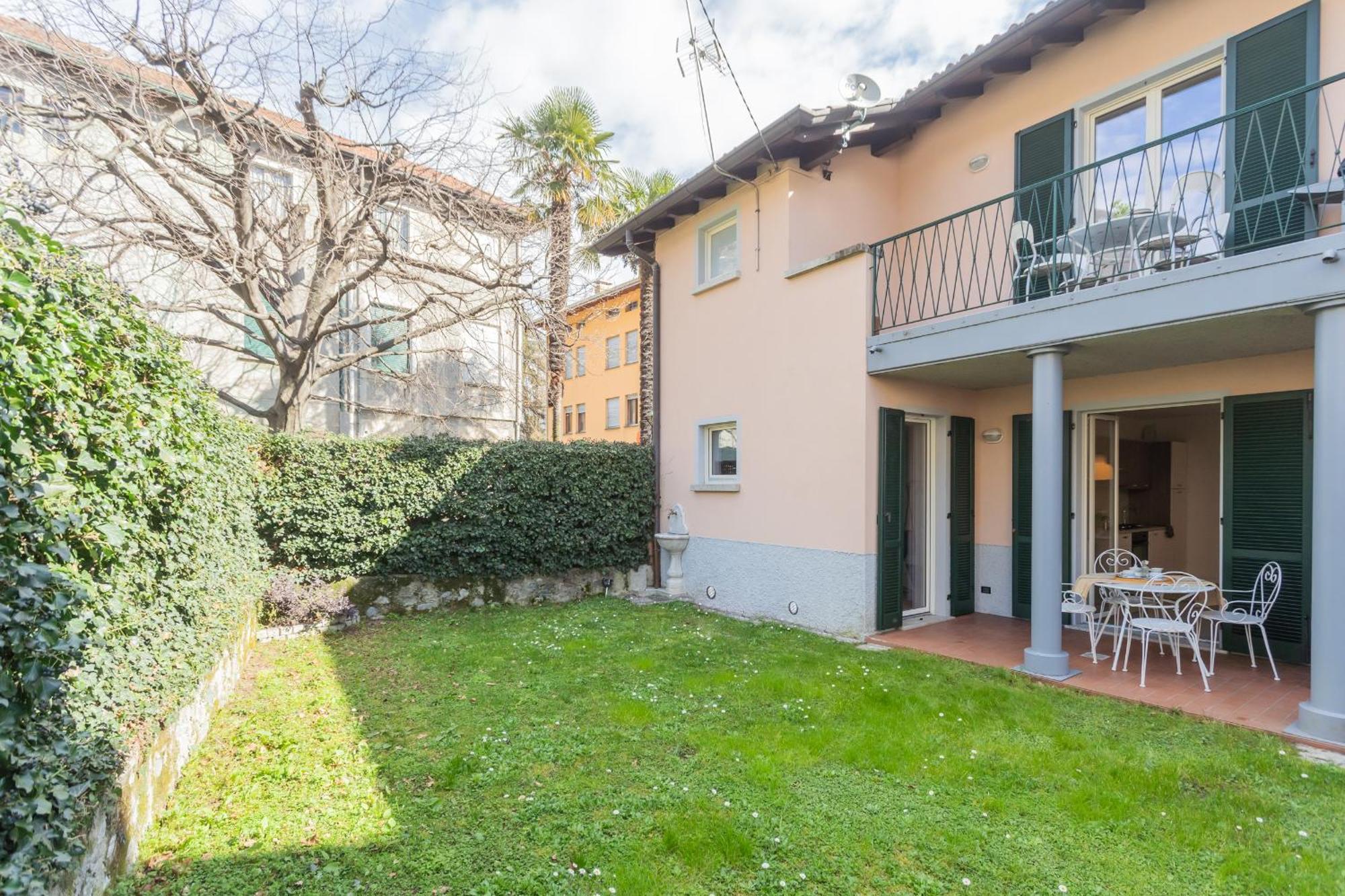 Ponente Balcony & Garden By Rent All Como Gravedona Luaran gambar