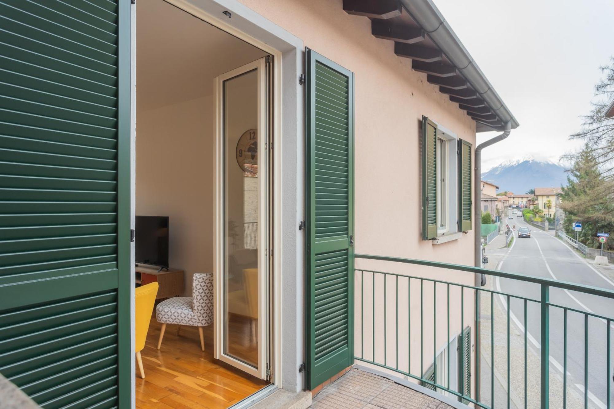 Ponente Balcony & Garden By Rent All Como Gravedona Luaran gambar